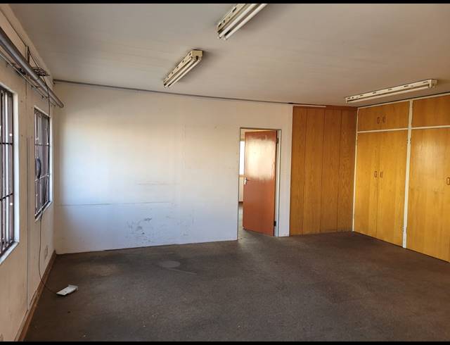 1,850M² BUILDING TO LET IN CHLOORKOP